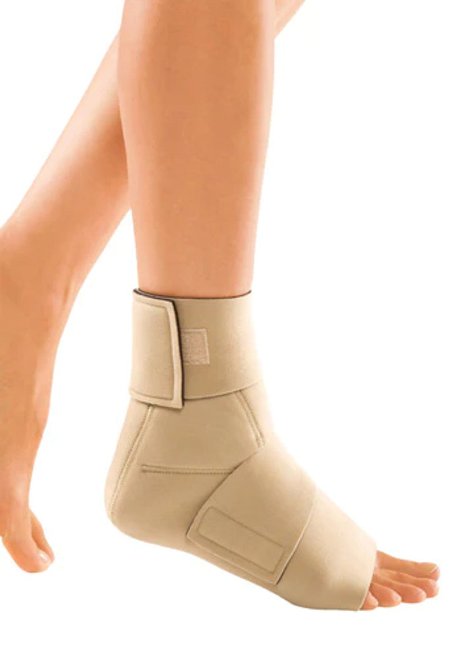 Image of Circaid Juxta-Fit Premium Ankle Foot Wrap, Closed Heel, Small